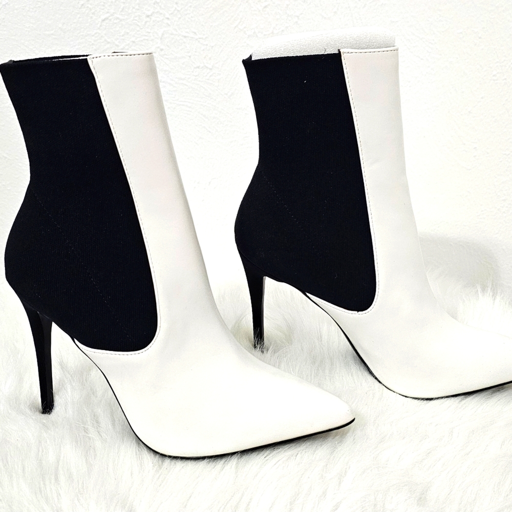 Steve Madden Divinity Boot, NEW!